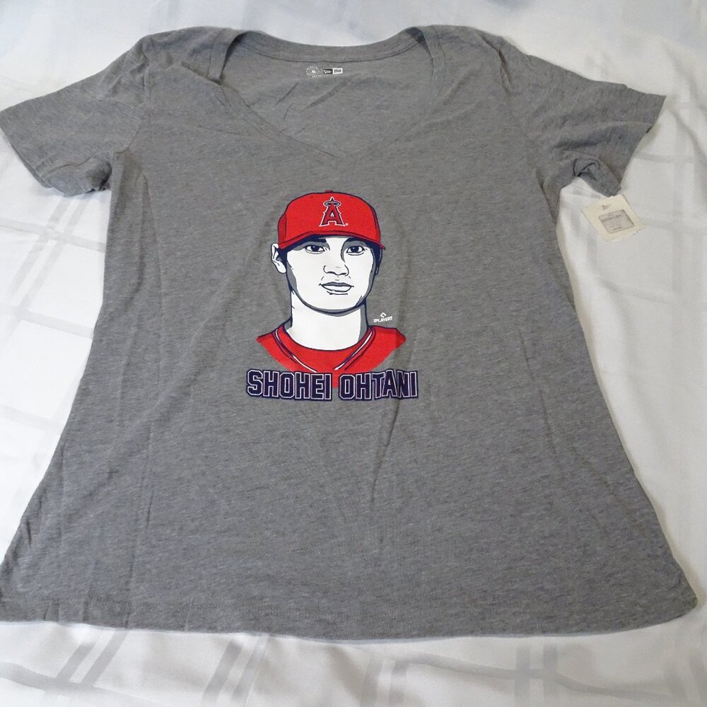 New Era LA‎ Angels #17 Ohtani T-Shirt. Women's XL, gray V-neck short sleeve